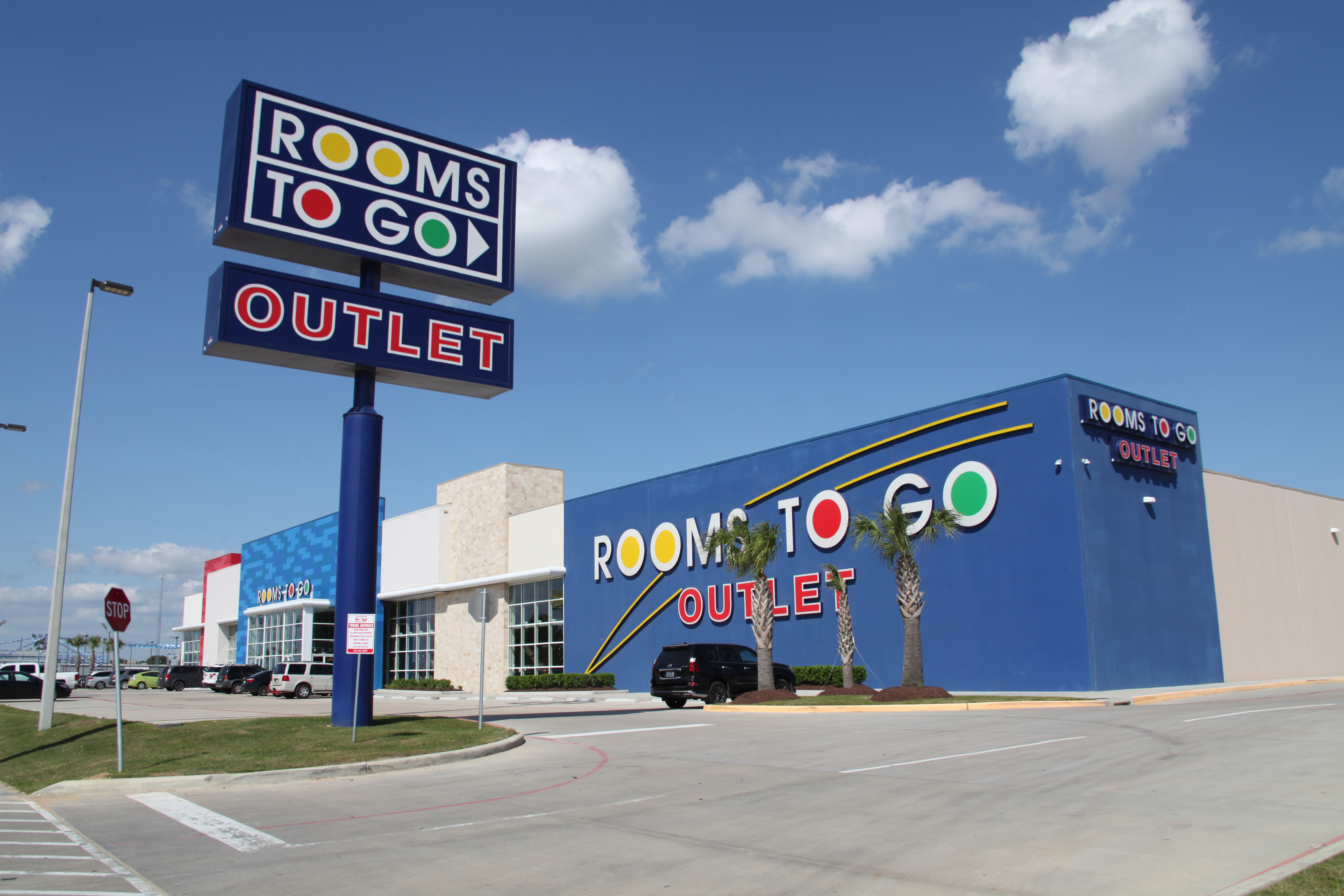Rooms_To_Go_picture.jpg